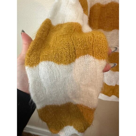 Adora Striped Oversized Lightweight Sweater Mustard & White Size Medium V-Neck - Picture 3 of 5